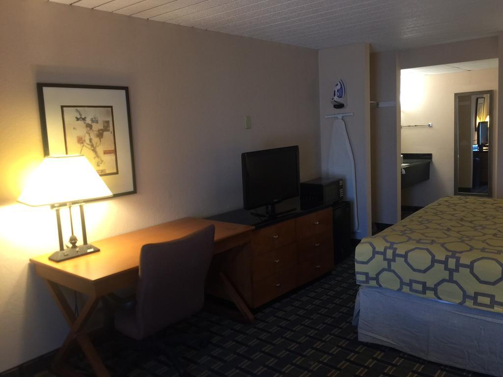 Baymont By Wyndham Knoxville I-75 Esterno foto